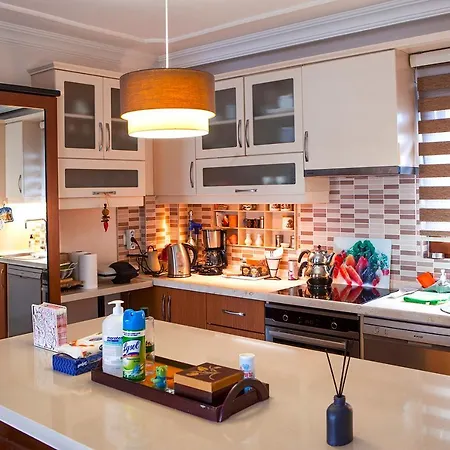 2 Bedroom In Town Center With Sea View 达特恰