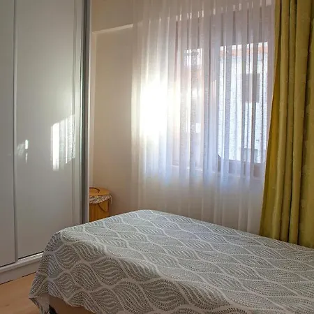 2 Bedroom In Town Center With Sea View 公寓